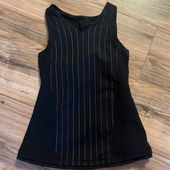 Luluemon active tank - Picture 3 of 14